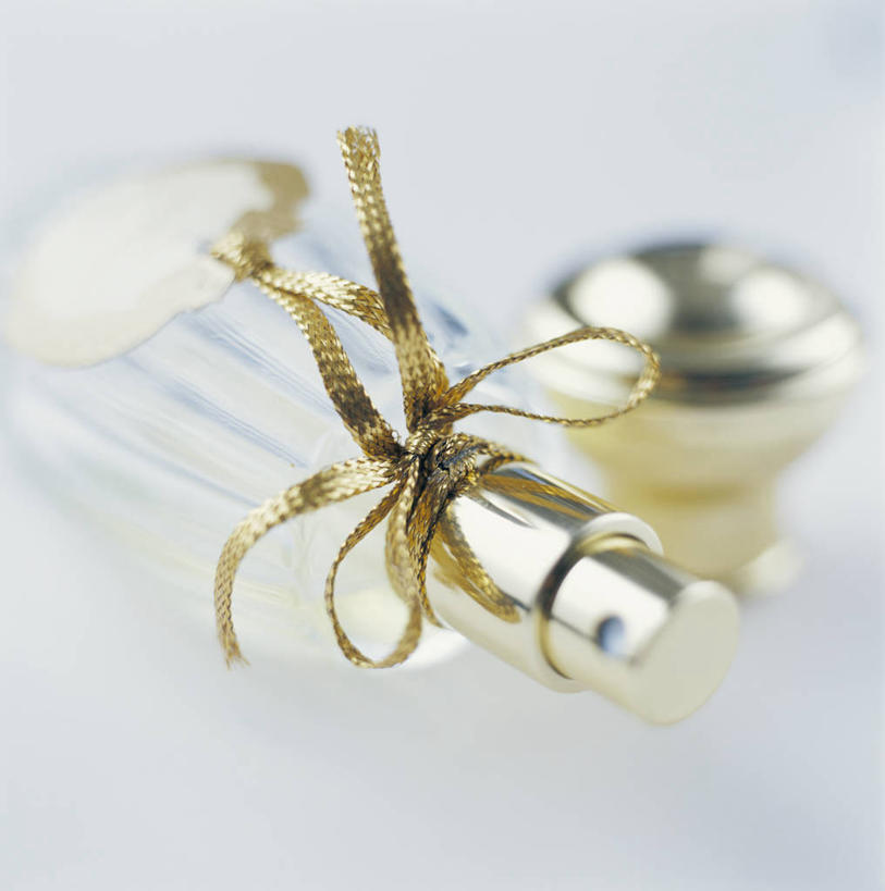 无人,竖图,俯视,室内,特写,白天,白色背景,时尚,静物,阴影,朦胧,模糊,芳香,香气,反射,罐子,影子,玻璃制品,玻璃瓶,瓶子,品味,瓶塞,香水,摄影,影棚,优雅,气味,一瓶,高雅,保存,芬芳,密封,除臭,彩图,高角度拍摄,影棚拍摄,拍摄