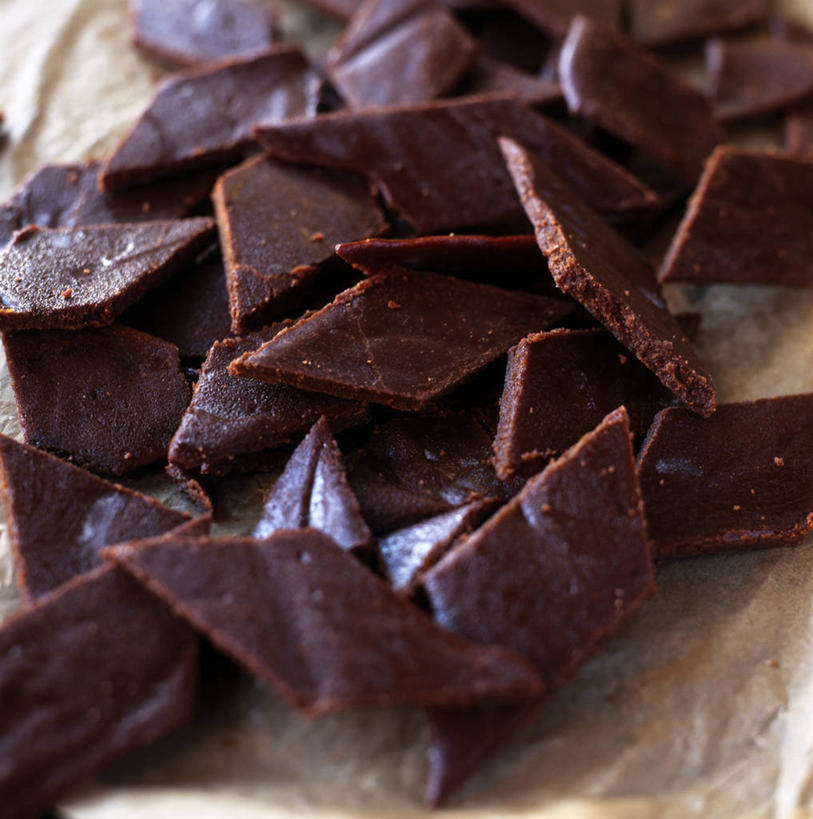 无人,竖图,俯视,室内,特写,白天,一堆,许多,阴影,堆叠,堆积,反射,影子,食品,糖,糖果,甜点,甜品,褐色,软糖,食物,甜食,堆,太妃糖,彩图,高角度拍摄