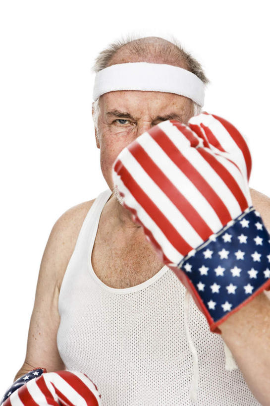 西方人,秃头,一个人,站,举,竖图,室内,特写,白天,白色背景,正面,安全,欧洲,欧洲人,仅一个男性,仅一个人,仅一个中年男性,握,背心,头巾,防护,注视,手套,观察,看,托,站着,握着,摄影,影棚,观看,保护,察看,关注,保险,保全,周全,安稳,安定,防护手套,平安,男人,男性,中年男性,白种人,光头,无发,举起,举手,举着,向上举,向上伸,向上托,站立,半身,彩图,影棚拍摄,拍摄