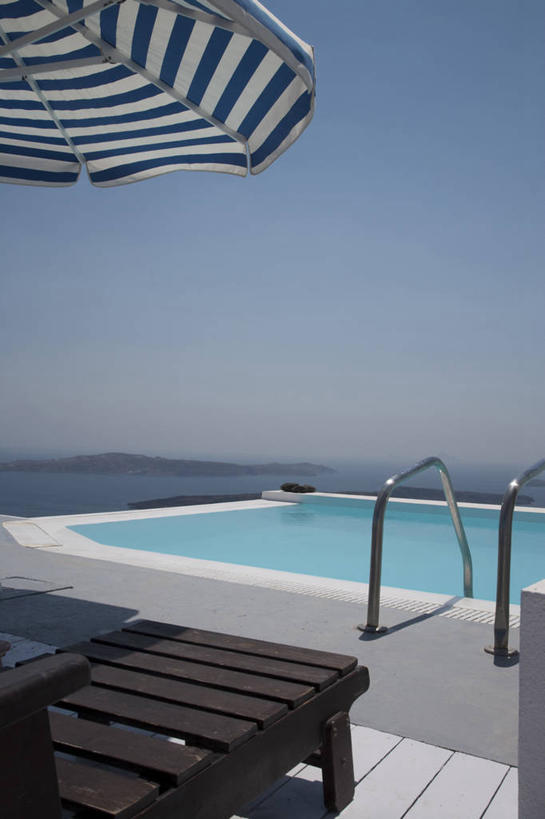 游泳,无人,游泳池,竖图,室外,白天,海洋,水,阳台,酒店,希腊,欧洲,球袋,液体,遮阳伞,调料,盐,调味品,图像,调味料,阳伞,食盐,天空,摄影,基克拉迪群岛,圣托里尼岛,盐水,希腊共和国,基克拉泽斯群岛,彩图,旅行