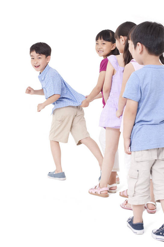 东方人,儿童,竖图,留白,白色背景,游戏,快乐,友谊,幸福,纯洁,智慧,中国,亚洲,五个人,连接,追赶,拿着,休闲装,刺激,小孩,可爱,乐趣,童年,童趣,摄影,影棚,生长,专心,享乐,摄影棚,合伙,想象,童真,东亚,烂漫,无邪,无忧无虑,天真,男孩,女孩,亚洲人,中国人,孩子,休闲活动,彩图,影棚拍摄,拍摄,小学生,挨着,好奇心
