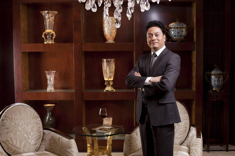 东方人,成年人,中年人,老年人,一个人,商务人士,商务男性,站,双手交叉,微笑,横图,室内,留白,正面,衬衫,商务,快乐,满意,幸福,骄傲,成功,信心,酒店,北京,中国,亚洲,仅一个男性,仅一个人,仅一个中年男性,套装,娱乐,大厅,会所,财富,俱乐部,摄影,生活方式,权威,领导,双手抱胸,享乐,成就,华贵,商务装,工薪阶层,东亚,欧洲文化,把握,老年男性,男人,男性,中年男性,亚洲人,中国人,白领,上班族,彩图,衬衣,首席执行官,头等舱,上层阶级,社交,掌控