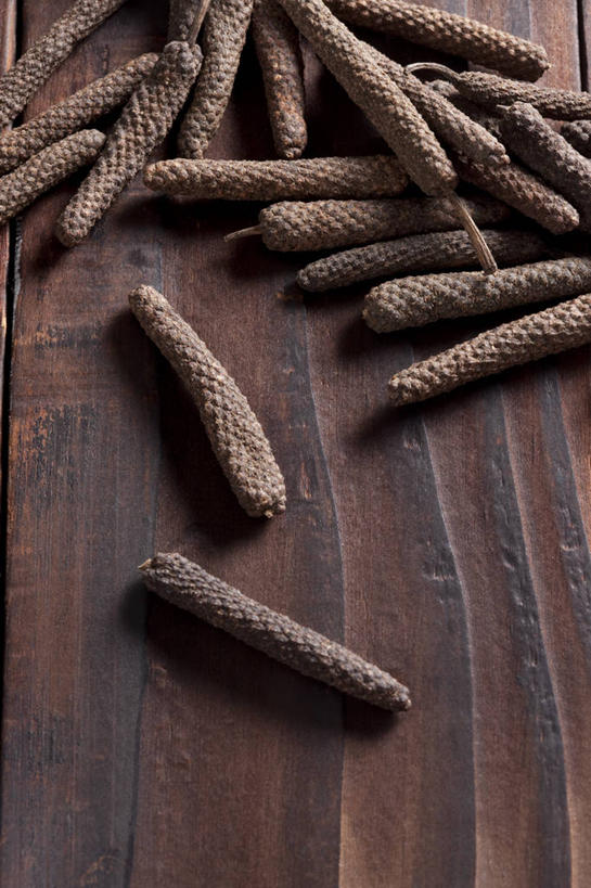 无人,竖图,特写,桌子,静物,中国,亚洲,许多,材料,瓷器,调料,香料,食品,草药,药草,调味品,很多,饮食,摄影,膳食,中医,东亚,荜拨,彩图,影棚拍摄,成分