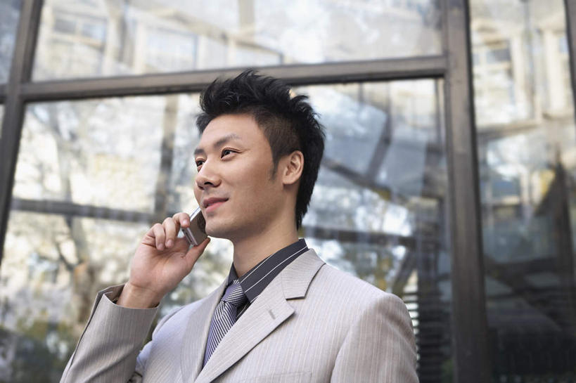 东方人,成年人,一个人,商务人士,商务男性,站,打电话,微笑,横图,室内,白天,侧面,衬衫,商务,快乐,通讯,幸福,成功,信心,技术,窗户,城市,手机,北京,亚洲,连接,套装,正装,瓷器,领带,联系,拿着,职业,摄影,便利,商务装,工薪阶层,渴望,东亚,无线电技术,男人,男性,年轻男性,亚洲人,中国人,年轻人,白领,上班族,说话,半身,彩图,衬衣,欢乐