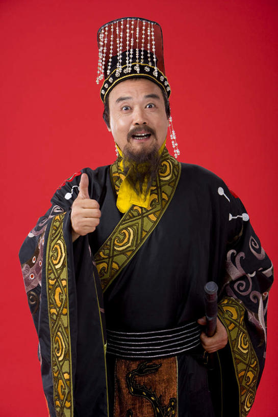 东方人,中年人,老年人,胡须,一个人,演员,站,微笑,竖图,正面,民族服装,智慧,北京,中国,仅一个男性,仅一个人,仅一个中年男性,表演,突出,服装,古典,文化,称赞,表扬,表演者,传统,扮演,衣服,红色,手势,武器,竖,摄影,服饰,翘,高,皇帝,古装,权威,演出,领导,剑,夸奖,优秀,中国文化,京剧,秦朝,好,妙,顺利,出色,超群,杰出,卓越,奇妙,韵味,把握,聪明,老年男性,男人,男性,中年男性,中国人,大拇指,胡子,络腮胡,彩图,影棚拍摄,传统服装,民俗服,打手势,传统文化,掌控