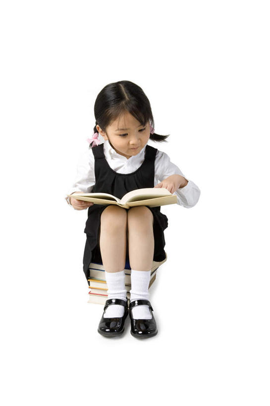 东方人,儿童,一个人,学生,竖图,白色背景,纯洁,智慧,堆叠,正装,教育,拿着,小孩,校服,可爱,童年,童趣,读书,摄影,生长,知识,青春期,童真,烂漫,无邪,发展,天真,女孩,女性,亚洲人,中国人,孩子,书,彩图,影棚拍摄,小学生