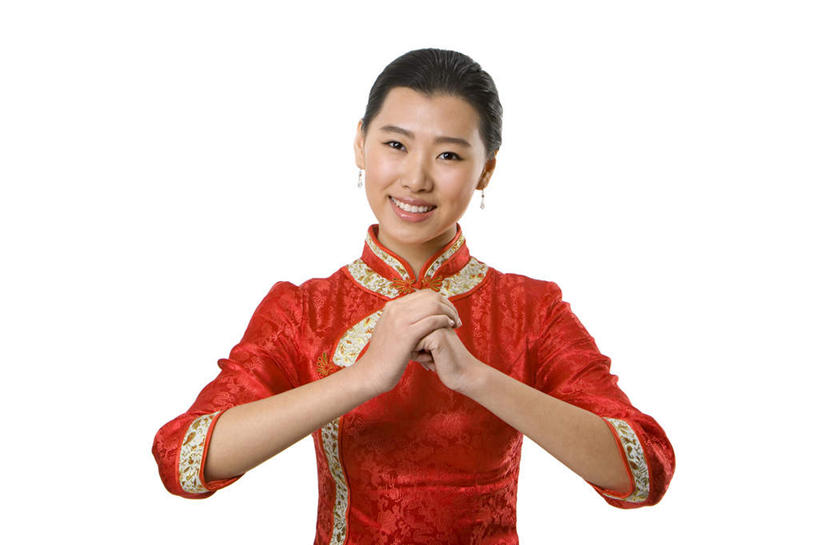 东方人,成年人,一个人,服务员,站,握手,笑,微笑,露齿笑,横图,白色背景,正面,快乐,中国,仅一个女性,旗袍,丝绸,祝福,红色,手势,职业,服务,摄影,影棚,高雅,中国文化,摄影棚,祝贺,问候,东亚,东亚文化,谢谢,年轻女性,女人,女性,亚洲人,中国人,年轻人,服务生,侍者,搀手,拉手,手拉手,手握手,半身,彩图,影棚拍摄,传统服装,拍摄,打手势,传统文化