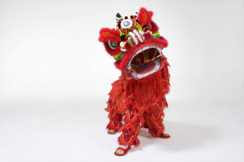 东方人,两个人,站,微笑,留白,白色背景,正面,民族服装,快乐,兴奋,运气,骄傲,团队,狮子,北京,中国,春节,亚洲,舞狮,表演,咆哮,服装,朦胧,模糊,艺术,古典,文化,娱乐,表演者,传统,刺激,扮演,衣服,红色,张嘴,活力,服饰,古装,演出,中国文化,肖像,亚洲狮,典礼,演出服,张大嘴巴,东亚,东亚文化,勇气,韵味,技能,亚洲人,中国人,张开嘴,彩图,影棚拍摄,传统服装,民俗服,舞蹈,传统文化,传统节日