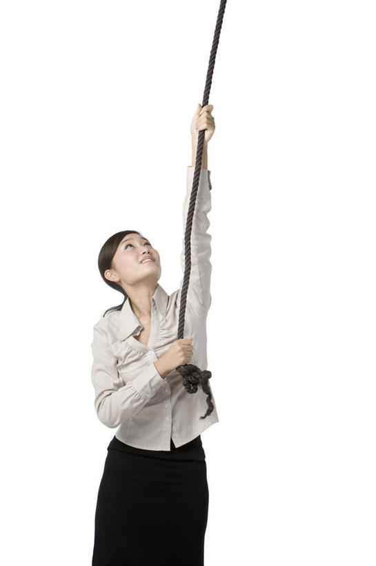 东方人,成年人,一个人,商务人士,秘书,商务女性,举,攀登,白色背景,正面,裙子,商务,中国,仅一个年轻女性,仅一个女性,仅一个人,套装,服装,衣服,绳子,托,职业,活力,摄影,服饰,影棚,衣着,穿着,摄影棚,决心,肖像,商务装,挑战,工薪阶层,渴望,东亚,衣饰,年轻女性,女人,女性,亚洲人,中国人,年轻人,白领,上班族,举起,举手,举着,向上举,向上伸,向上托,半身,彩图,影棚拍摄,拍摄,办公室职员,爬绳