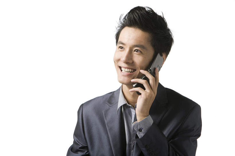 东方人,成年人,脸,头,脸颊,一个人,商务人士,商务男性,坐,笑,打电话,微笑,露齿笑,留白,白色背景,正面,衬衫,商务,快乐,幸福,信心,手机,北京,中国,亚洲,仅一个男性,仅一个人,套装,联系,拿着,肩膀,仅一个年轻男性,职业,摄影,影棚,便利,享乐,摄影棚,商务装,翻盖手机,工薪阶层,东亚,无线电技术,男人,男性,年轻男性,亚洲人,中国人,年轻人,头部,脸部,脸蛋,面部,白领,上班族,电话机,彩图,影棚拍摄,衬衣,拍摄