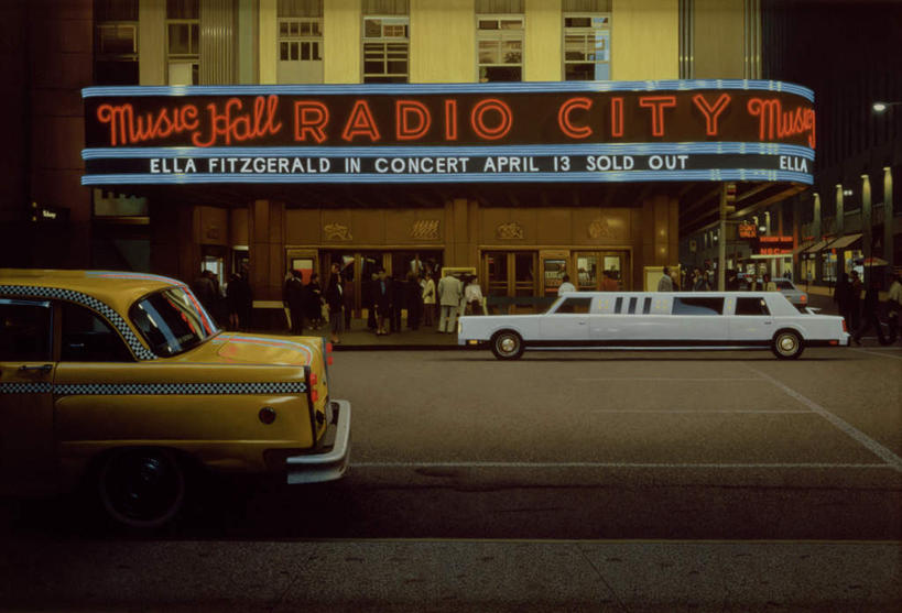 西方人,无人,家,高楼大厦,站,走,横图,彩色,室内,夜晚,正面,度假,绘画,美景,城市风光,城市,大厦,道路,建筑,剧院,路,摩天大楼,霓虹灯,公路,出租车,汽车,油画,欧洲,纽约,美国,欧洲人,阴影,服装,艺术,反射,英文,标志,文字,影子,字符,字母,房屋,屋子,景观,灯光,分界线,曼哈顿,七彩,停车线,交通,许多人,古典,注视,休闲装,文化,娱乐,光源,标识,楼房,霓虹,住宅,车,灯,衣服,工艺品,交通工具,轿车,观察,看,品味,站着,一群人,享受,休闲,休闲服,景色,放松,服饰,观看,英文字母,车行道,车行道分界线,美术,察看,北美,高雅,北美洲,照明设备,关注,载具,的士,标线,美洲,计程车,车行线,纽约州,帝国之州,帝国州,美学,氖灯,北亚美利加洲,亚美利加洲,洛克菲勒,洛克菲勒中心,洛克斐勒中心,男人,男性,女人,女性,中年男性,中年女性,白种人,马路,步行,散步,站立,走路,彩图,全身,房子,大楼,高层建筑,高楼,剧场,摩天楼,曼哈顿岛