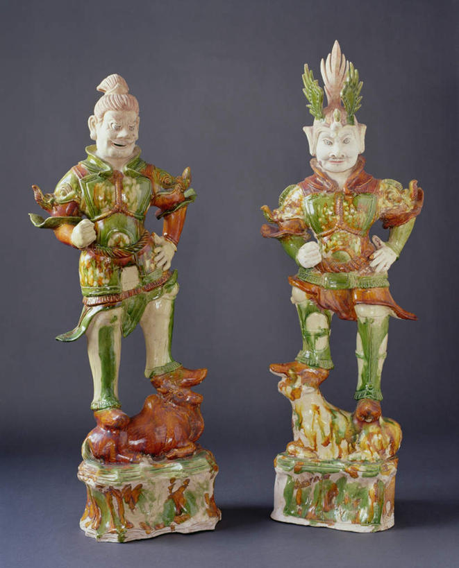 东方人,无人,两个人,站,竖图,室内,特写,白天,白色背景,正面,民族服装,绘画,油画,亚洲,握,阴影,花纹,装饰,光线,彩绘,瓷器,影子,陶瓷,注视,黄种人,鼓励,手叉腰,叉腰,观察,加油,看,手势,握拳,站着,打气,握着,摄影,影棚,观看,华丽,修饰,点缀,察看,陶艺,关注,鼓舞,衬托,美观,雅致,雅观,彩釉,男人,男性,年轻男性,亚洲人,画画,站立,彩图,全身,影棚拍摄,传统服装,民俗服,拍摄