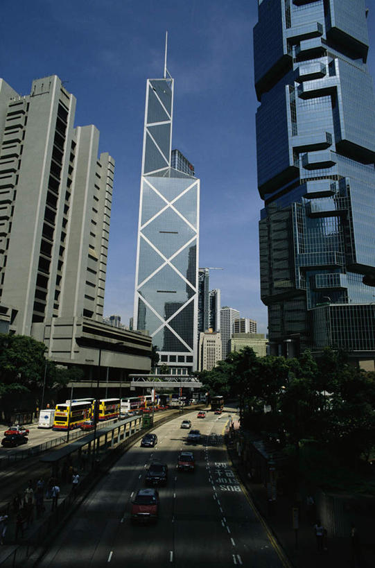 无人,高楼大厦,竖图,室外,白天,正面,度假,办公楼,美景,城市风光,城市,大厦,道路,建筑,路,摩天大楼,写字楼,公路,香港,中国,亚洲,阴影,光线,影子,景观,分界线,停车线,交通,娱乐,蓝色,蓝天,天空,阳光,楼宇,天,享受,休闲,商务楼,景色,放松,晴朗,车行道,车行道分界线,港,标线,东亚,车行线,万里无云,香港特别行政区,港澳台,中华人民共和国,晴空,晴空万里,马路,彩图,大楼,高层建筑,高楼,摩天楼