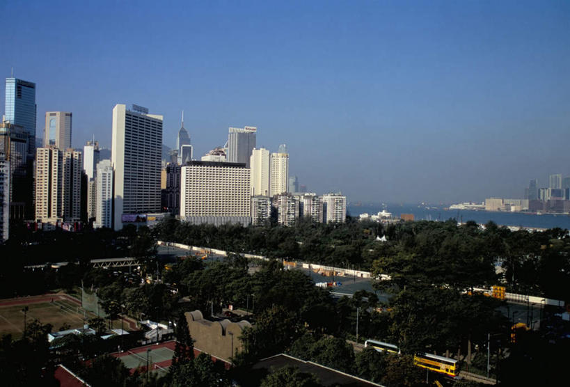 无人,公园,高楼大厦,横图,俯视,室外,白天,度假,美景,城市风光,城市,大厦,道路,建筑,路,摩天大楼,公路,汽车,香港,中国,亚洲,许多,阴影,光线,影子,景观,建筑群,交通,很多,娱乐,建设,车,蓝色,蓝天,天空,阳光,交通工具,天,驾驶,行驶,享受,休闲,景色,放松,晴朗,操纵,港,控制,载具,东亚,操控,铜锣湾,万里无云,香港岛,香港特别行政区,港澳台,中华人民共和国,把持,港岛,晴空,晴空万里,马路,彩图,高角度拍摄,大楼,高层建筑,高楼,摩天楼