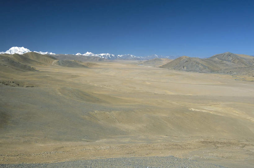 无人,横图,室外,白天,正面,旅游,度假,石头,美景,山,雪,雪山,大雪,亚洲,阴影,光线,石子,影子,冰,积雪,景观,山峰,雪景,冬季,冬天,山峦,娱乐,蓝色,蓝天,天空,阳光,自然,天,享受,休闲,景色,放松,寒冷,晴朗,连绵,冰冷,绵延,自然风光,东亚,青藏高原,万里无云,严寒,冰凉,酷寒,凛冽,凛凛,极冷,西藏高原,第三极,世界屋脊,绵亘,石块,岩石,晴空,晴空万里,彩图