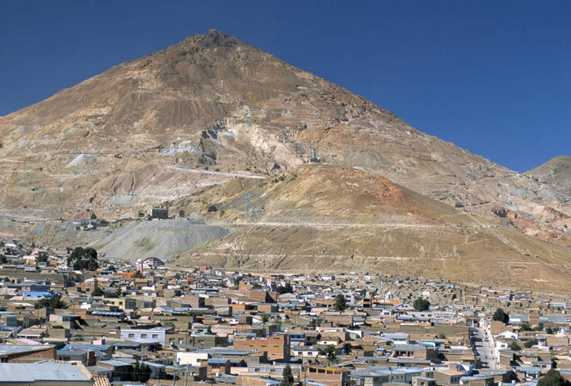 无人,家,横图,室外,白天,正面,度假,石头,美景,山,山脉,城市风光,城市,玻利维亚,许多,阴影,光线,石子,影子,房屋,墙,屋顶,屋子,景观,山峰,山峦,很多,顶棚,娱乐,楼房,墙壁,墙面,住宅,蓝色,蓝天,天空,阳光,群山,天,享受,休闲,景色,南美,放松,晴朗,连绵,南美洲,绵延,拉丁美洲,美洲,万里无云,亚美利加洲,南亚美利加洲,玻利维亚多民族国,绵亘,波托西,波托西省,石块,岩石,晴空,晴空万里,彩图,房子