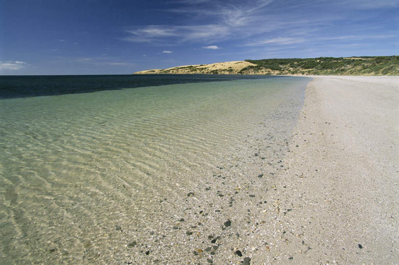 无人,横图,室外,白天,正面,旅游,度假,草地,岛屿,海浪,海洋,美景,沙滩,植物,澳大利亚,阴影,光线,沙子,影子,岛,海岸,景观,浪花,水平线,云,云朵,辽阔,海平线,沙地,云彩,娱乐,草,蓝色,绿色,白云,蓝天,天空,阳光,自然,海水,天,享受,休闲,广阔,景色,放松,晴朗,一望无际,自然风光,大洋洲,澳洲,海景,南方大陆,澳大利亚联邦,袋鼠岛,坎加鲁岛,无边无际,一马平川,大海,风浪,海,海水的波动,海滩,近岸浪,列岛,群岛,涌浪,诸岛,晴空,彩图,水天相接,水天一线