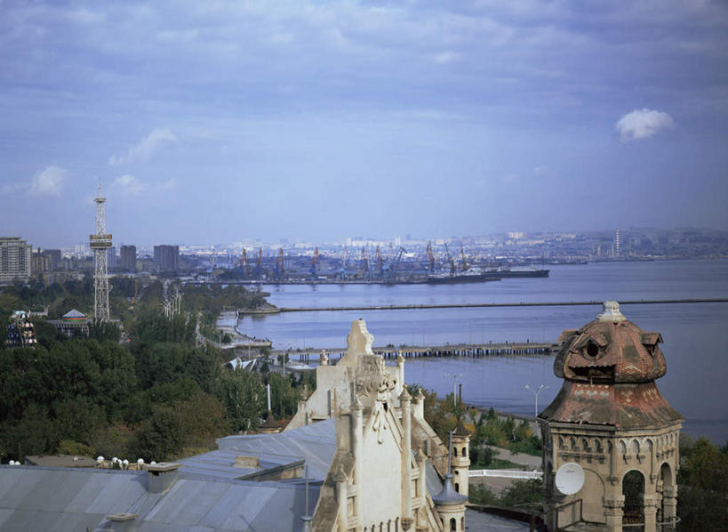 无人,家,横图,全景,室外,白天,正面,度假,海浪,海洋,美景,天际线,植物,城市风光,城市,阿塞拜疆,亚洲,阴影,光线,木板,影子,房屋,屋子,景观,浪花,云,云朵,桥,木桥,首都,云彩,娱乐,楼房,住宅,栈桥,树,树木,蓝色,绿色,白云,蓝天,天空,阳光,自然,海水,天,享受,休闲,景色,放松,生长,晴朗,成长,人行桥,木板桥,西亚,海景,阿塞拜疆共和国,巴库,大海,风浪,海,海水的波动,近岸浪,涌浪,晴空,彩图,房子