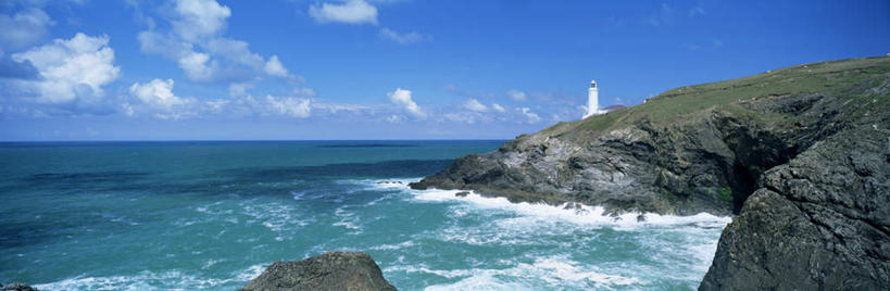 无人,横图,室外,白天,正面,旅游,度假,海浪,海洋,石头,美景,山,山脉,道路,宠物,猫,阴影,光线,信息,石子,影子,景观,浪花,山顶,山峰,水平线,云,云朵,辽阔,短毛猫,灯塔,交通,海平线,山峦,云彩,方向,娱乐,蓝色,白云,蓝天,天空,阳光,自然,海水,动物,群山,天,享受,休闲,广阔,景色,放松,可爱,晴朗,引导,指引,一望无际,自然风光,猫咪,海景,沉积岩,航标,无边无际,一马平川,颠峰,极峰,康瓦尔帝王猫,康瓦尔王猫,康沃尔王猫,科尼什猫,科尼斯雷克斯猫,水成岩,大海,风浪,海,海水的波动,近岸浪,石块,岩石,涌浪,晴空,彩图,水天相接,水天一线,导航