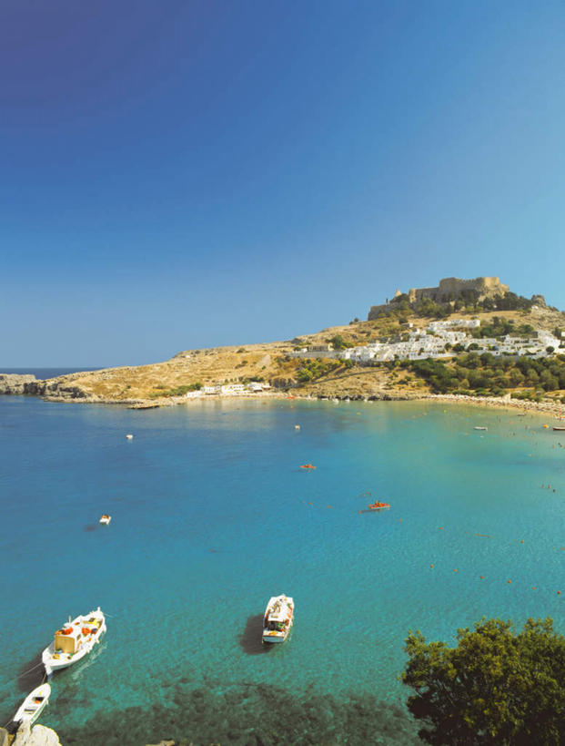 无人,竖图,俯视,室外,白天,旅游,度假,草地,草坪,海浪,海洋,石头,美景,山,山脉,植物,船,希腊,欧洲,许多,阴影,波纹,光线,石子,影子,景观,浪花,山峰,游艇,涟漪,山峦,很多,娱乐,草,树,树木,蓝色,绿色,倒影,蓝天,水纹,天空,阳光,自然,海水,交通工具,波浪,群山,天,享受,休闲,景色,放松,生长,晴朗,成长,倒映,自然风光,载具,海景,希腊共和国,万里无云,水晕,反照,罗得斯岛,大海,风浪,海,海水的波动,近岸浪,石块,岩石,涌浪,晴空,晴空万里,彩图,高角度拍摄