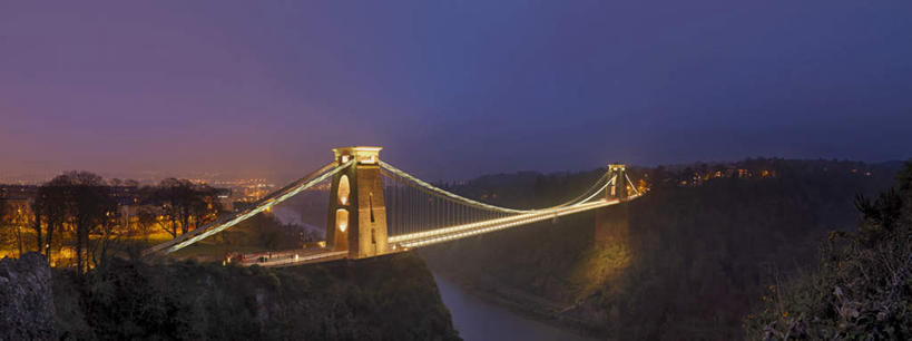 无人,横图,俯视,室外,夜晚,旅游,度假,河流,水,植物,雾,标志建筑,大桥,地标,建筑,立交桥,桥梁,英国,欧洲,波纹,朦胧,模糊,河水,水流,高架,斜拉桥,桥,涟漪,娱乐,建设,树,树木,绿色,倒影,水纹,自然,波浪,享受,休闲,旅游胜地,放松,生长,成长,迷雾,倒映,西欧,大不列颠,大不列颠及北爱尔兰联合王国,水晕,大不列颠联合王国,日不落英帝国,反照,克里夫顿悬索桥,克利夫顿吊桥,大雾,彩图,高角度拍摄