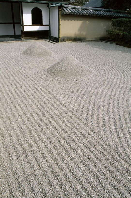 无人,寺庙,竖图,俯视,室外,白天,旅游,度假,名胜古迹,植物,标志建筑,地标,建筑,京都,日本,亚洲,阴影,节日,遗迹,光线,影子,古迹,文化,文物,娱乐,建设,古建筑,树,树木,绿色,阳光,自然,庙宇,祈祷,享受,休闲,健康,旅游胜地,放松,许愿,宗教,佛教,信仰,京都府,生长,成长,纪念,祈求,古文明,东亚,本州,本州岛,日本国,近畿地方,大德寺,近畿,释教,平安,彩图,高角度拍摄,庙,寺