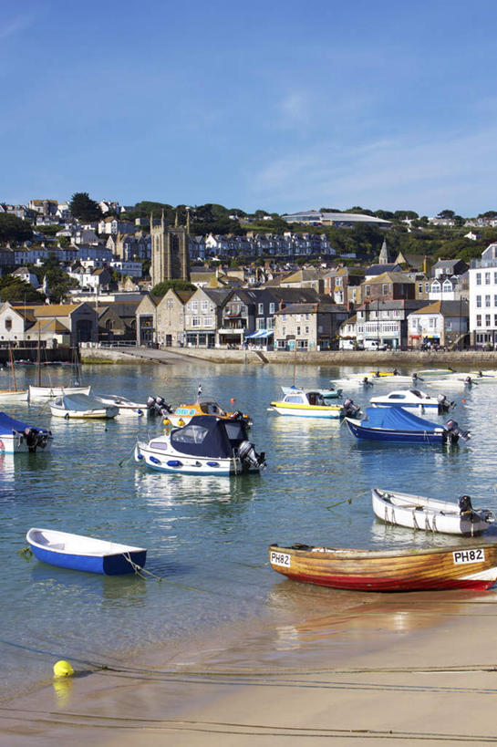 无人,家,码头,竖图,室外,白天,正面,旅游,度假,海浪,海洋,美景,沙滩,植物,港口,轮船,船,英国,欧洲,阴影,光线,沙子,影子,房屋,屋子,海岸,景观,浪花,云,云朵,沙地,云彩,娱乐,楼房,住宅,树,树木,蓝色,绿色,白云,蓝天,天空,阳光,自然,海水,交通工具,天,享受,休闲,景色,放松,生长,晴朗,成长,西欧,自然风光,载具,大不列颠,海景,大不列颠及北爱尔兰联合王国,大不列颠联合王国,日不落英帝国,康沃尔,康沃尔郡,圣艾夫斯,大海,风浪,海,海水的波动,海滩,近岸浪,涌浪,晴空,彩图,房子,摆渡口,埠头,渡口,渡头,港湾,海港,货运码头,口岸,商港