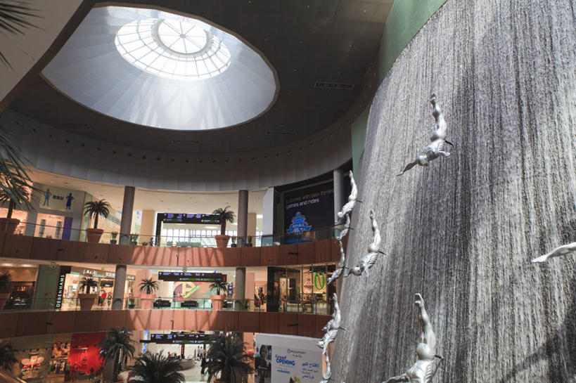 无人,商店,横图,室内,白天,正面,购物,旅游,度假,消费,瀑布,水,植物,标志建筑,超市,地标,建筑,棕榈树,叶子,雕塑,阿联酋,亚洲,飞溅,艺术,装饰,溅,雕刻,雕像,液体,水滴,绿叶,娱乐,建设,水珠,树,树木,绿色,自然,工艺品,享受,休闲,嫩叶,旅游胜地,放松,金融,百货,生长,成长,纪念,美术,喷洒,主题,西亚,陈列,选购,贸易,百货公司,阿拉伯联合酋长国,迪拜,棕榈叶,功能,美学,血拼,杜拜,迪拜购物中心,叶,叶片,跌水,彩图,购物商场,购物中心,商业中心