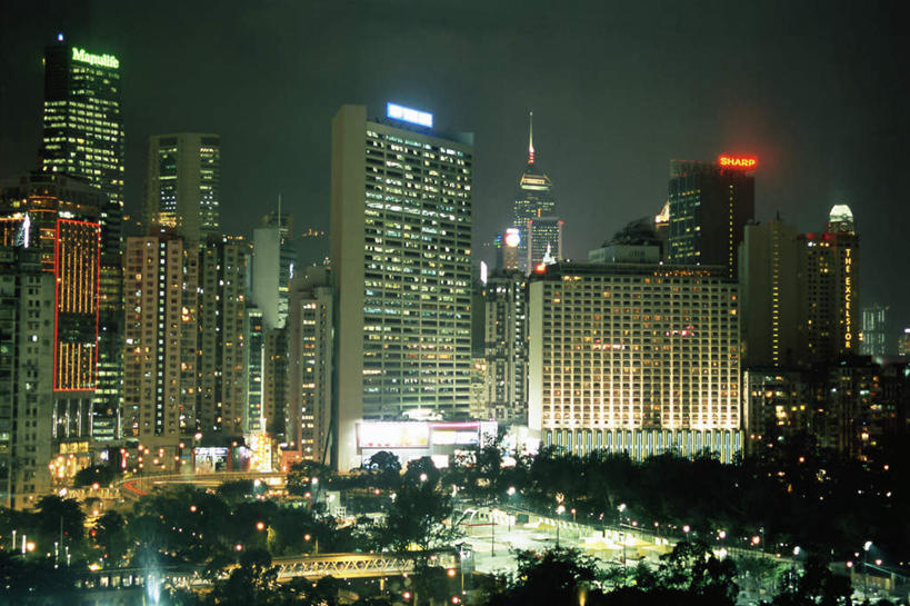 无人,家,高楼大厦,码头,横图,全景,俯视,航拍,室外,夜晚,度假,美景,天际线,植物,城市风光,标志建筑,城市,大厦,地标,港口,建筑,路灯,摩天大楼,夜景,照明,香港,中国,亚洲,阴影,光线,影子,房屋,屋子,景观,公寓,灯光,娱乐,建设,洋房,楼房,住宅,灯,树,树木,绿色,天空,自然,天,享受,休闲,景色,放松,生长,成长,照亮,港,照明设备,鸟瞰,东亚,铜锣湾,香港岛,香港特别行政区,港澳台,中华人民共和国,港岛,彩图,高角度拍摄,房子,摆渡口,埠头,大楼,渡口,渡头,港湾,高层建筑,高楼,海港,货运码头,口岸,摩天楼,商港