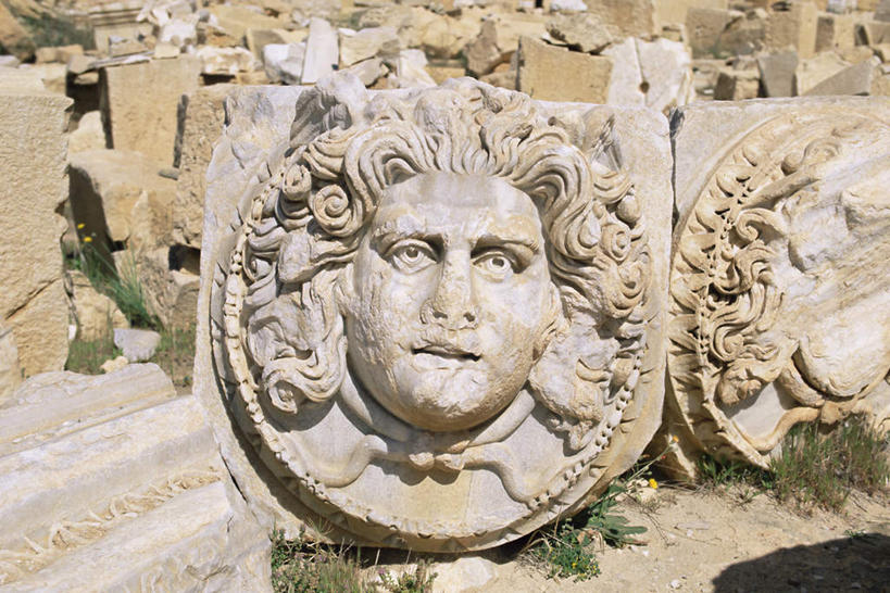 脸,头,脸颊,无人,横图,俯视,室外,白天,旅游,度假,草地,草坪,石头,名胜古迹,植物,标志建筑,地标,建筑,雕塑,非洲,的黎波里,利比亚,阴影,遗迹,艺术,装饰,光线,雕刻,雕像,石子,影子,首都,注视,古迹,文物,娱乐,建设,古建筑,废墟,草,绿色,阳光,工艺品,观察,看,享受,休闲,旅游胜地,放松,观看,纪念,美术,察看,关注,主题,陈列,古文明,北非,功能,美学,阿非利加洲,头部,脸部,脸蛋,面部,石块,岩石,半身,彩图,高角度拍摄