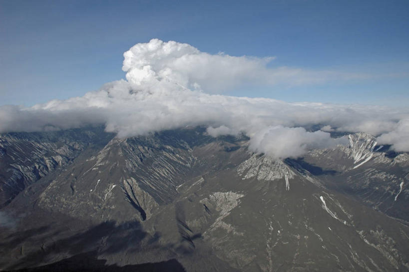 无人,横图,俯视,航拍,室外,火山,山,山脉,美国,蒸汽,地形,云,摄影,灰,鸟瞰,爆发,地质学,活火山,彩图,高角度拍摄