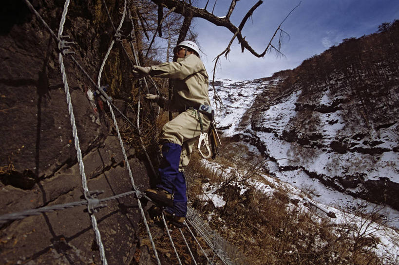 成年人,一个人,攀登,横图,室外,白天,山,富士山,日本,仅一个男性,钢铁,头饰,摄影,安装,金属丝,男人,爬山,彩图