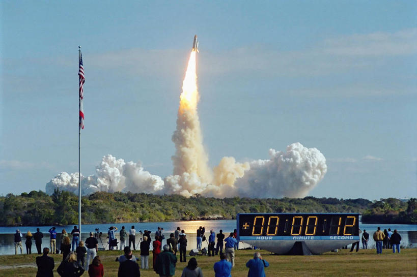 横图,室外,白天,美国,起飞,太空,火焰,许多人,历史,一群人,摄影,北美,北美洲,美洲,迷路,航天飞机,哥伦比亚号,佛罗里达,佛罗里达州,佛州,阳光州,肯尼迪航天中心,北亚美利加洲,亚美利加洲,空气污染,梅里特岛,钟,彩图,美利坚合众国,空间探索