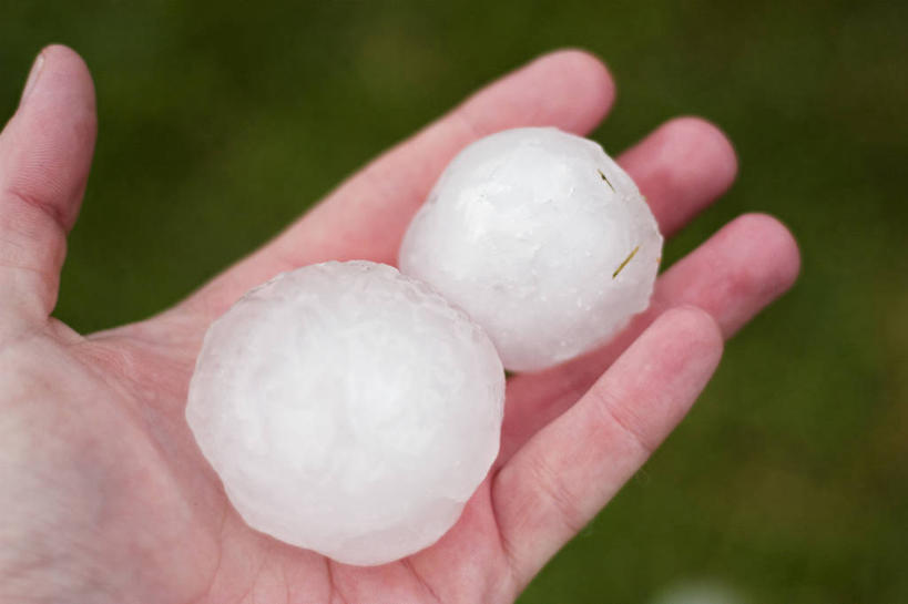 手,一个人,横图,室外,特写,白天,暴风雨,冰雹,美国,冰,天气,白色,摄影,部分,气象学,彩图,爱荷华