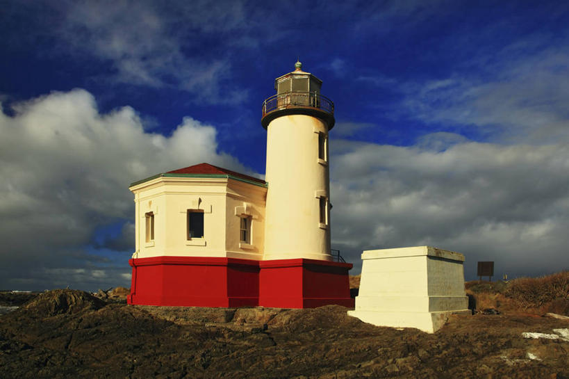 无人,横图,室外,白天,道路,建筑,美国,信息,灯塔,交通,方向,地标建筑,摄影,引导,指引,俄勒冈州,班顿,航标,彩图,旅行,导航