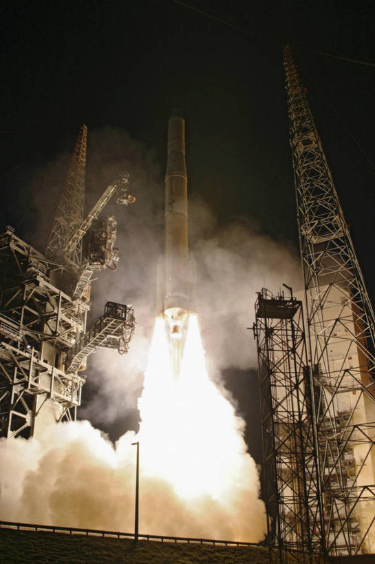 无人,竖图,室外,夜晚,美国,起飞,太空,火焰,烟,摄影,北美,北美洲,噪声,美洲,佛罗里达,佛罗里达州,佛州,阳光州,肯尼迪航天中心,北亚美利加洲,亚美利加洲,空气污染,迈雷特岛国家野生动物保护区,梅里特岛,彩图,美利坚合众国