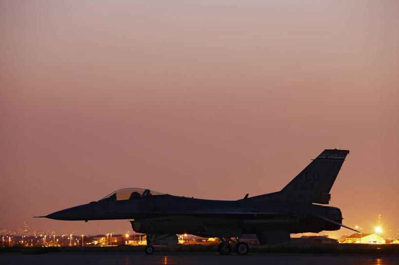 无人,横图,室外,白天,安全,飞机,美国,军事,圆锥,一个,力量,战争,摄影,空军,单个,飞行器,战斗机,打斗,剪影,进攻,军用机,座舱,科罗拉多州,F-16战隼战斗机,蝰蛇,技能,彩图