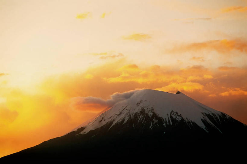 无人,横图,室外,白天,火山,美景,日落,雪,暴风雨,火,智利,玻利维亚,生气,对称,圆锥,冰,景观,热,自然,橙色,景色,南美,活力,平衡,摄影,恐怖,自然风光,冰河,挑战,地震,灵性,安地斯山脉,地质学,想法,朗卡国家公园,自然地理,彩图,爆炸物