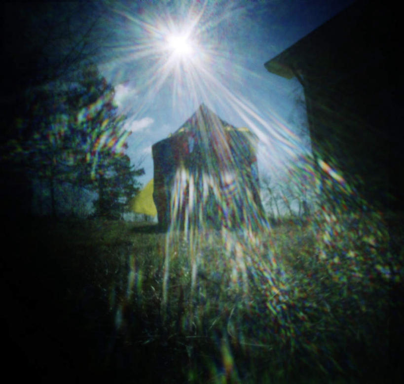 无人,家,横图,室外,白天,仰视,旅游,度假,草地,草坪,美景,太阳,植物,阴影,平静,光线,影子,房屋,屋子,景观,云,云朵,云彩,娱乐,楼房,住宅,草,树,树木,蓝色,绿色,白云,蓝天,天空,阳光,自然,天,享受,休闲,景色,安静,放松,生长,晴朗,成长,宁静,静谧,自然风光,沉静,恬静,安祥,僻静,清静,太平,炫光,晴空,彩图,低角度拍摄,房子