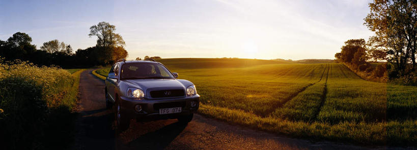 无人,横图,室外,白天,正面,旅游,度假,草地,美景,日落,植物,道路,路,指示牌,汽车,阴影,光线,标志,文字,影子,景观,晚霞,霞光,落日,小路,交通,娱乐,标识,车,草,树,树木,蓝色,绿色,蓝天,天空,阳光,自然,黄昏,交通工具,轿车,天,享受,休闲,车牌,景色,彩霞,放松,生长,晴朗,成长,自然风光,载具,万里无云,夕照,晴空,晴空万里,夕阳,彩图,斜阳