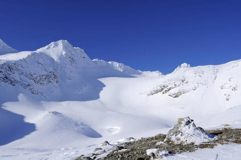 无人,横图,室外,白天,正面,旅游,度假,石头,美景,山,山脉,雪,大雪,奥地利,欧洲,石子,积雪,景观,山峰,雪景,冬季,冬天,山峦,娱乐,蓝色,蓝天,天空,自然,群山,天,享受,休闲,景色,放松,寒冷,晴朗,自然风光,中欧,万里无云,首府,萨尔斯堡,严寒,奥地利共和国,萨尔茨堡,萨尔茨堡州,石块,岩石,晴空,晴空万里,彩图