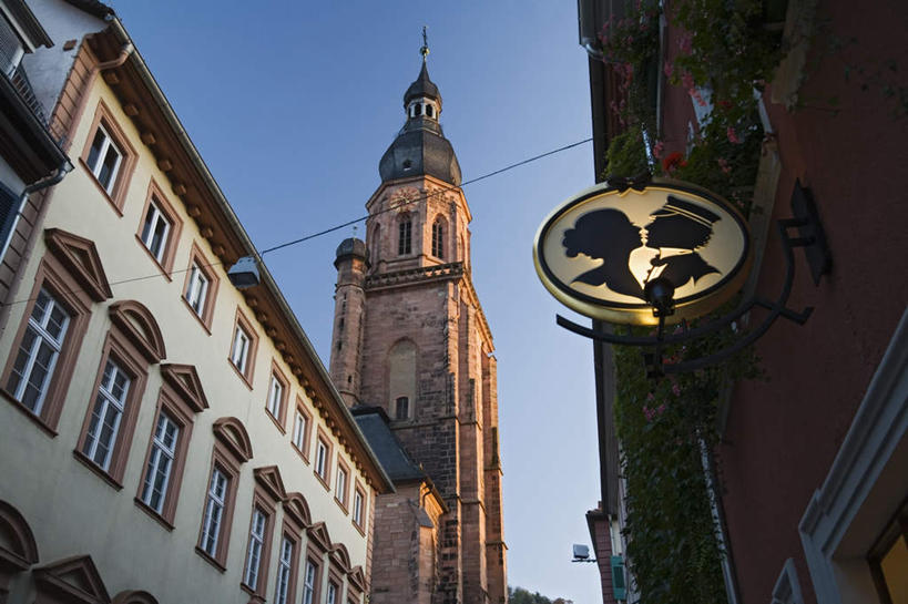 无人,教堂,横图,室外,白天,仰视,度假,美景,城市风光,城市,德国,欧洲,阴影,节日,光线,牌子,影子,景观,云,云朵,尖顶,云彩,文化,娱乐,一个,蓝色,白云,蓝天,天空,阳光,天,祈祷,享受,休闲,健康,景色,放松,许愿,宗教,信仰,纪念,祈求,基督,基督教,西欧,天主教,耶稣,信念,德意志联邦共和国,救世主,海德堡,基利斯督,弥赛亚,默西亚,平安,彩图,低角度拍摄,大教堂,礼拜堂