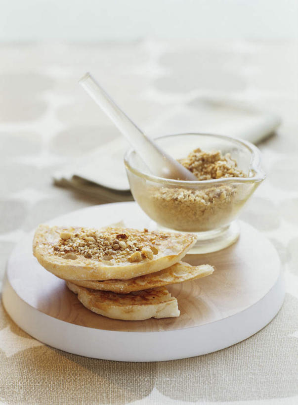 点心,面包,无人,竖图,俯视,室内,特写,白天,实验,仪器,植物,豆,花生,三块,一堆,阴影,堆叠,堆积,花纹,朦胧,模糊,研究,分析,光线,化学,布,布料,图案,影子,豆类,豆子,食品,坚果,面点,布纹,桌布,食物,糕点,餐巾,台布,器皿,长生果,堆,布匹,研磨,花生仁,豆科,研杵,实验用品,研钵,落花生,落生,花生米,花生豆,彩图,高角度拍摄