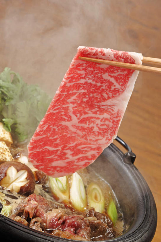 无人,竖图,俯视,室内,特写,白天,烹饪,雾,地板,筷子,蔬菜,蒜,餐具,厨具,金属制品,一双,许多,切片,阴影,沸腾,新鲜,光线,金属,蒸汽,锅子,影子,菌菇,蘑菇,肉,牛肉,食品,蓬蒿,地面,水蒸气,很多,蒜头,菌类,文化,传统,锅,火锅,肉类,木地板,食物,食用菌,摄影,有机食品,绿色食品,影棚,锅具,礼节,礼仪,肉食,烹饪用具,茼蒿,蒸发,春菊,茼蒿菜,暖锅,胡蒜,进餐用具,烹调用具,大蒜,烹调,彩图,高角度拍摄,影棚拍摄,拍摄