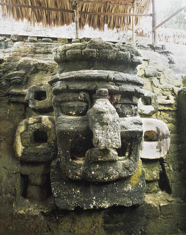 无人,竖图,室外,特写,白天,旅游,度假,石头,美景,雕塑,危地马拉,景观,历史,娱乐,自然,地标建筑,享受,休闲,景色,放松,摄影,宗教,考古学,国家公园,宗教建筑,岩层,自然风光,玛雅文明,蒂卡尔国家公园,古代文明,灵性,岩石,彩图,拉美文明,迪卡尔,过去