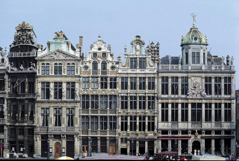 无人,横图,室外,白天,城市,建筑,比利时,欧洲,一排,整齐,柱子,首都,图像,排列,天空,地标建筑,概念,摄影,复杂,人造,地中海文化,都市风光,队列,主题,政府,自然现象,欧洲文化,布鲁塞尔,布鲁塞尔大广场,构图,彩图,旅行,时空,传统文化,状态