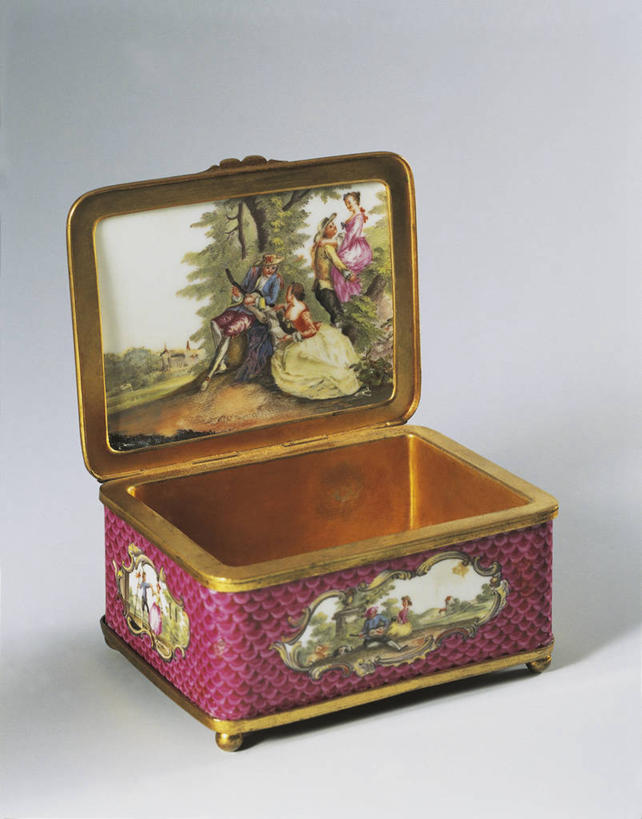 无人,竖图,室内,特写,德国,欧洲,艺术,陶瓷制品,历史,盒子,一个,打开,摄影,单个,开启,西欧,鼻烟壶,中欧,美术工艺,设计,彩图,影棚拍摄