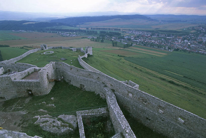 无人,横图,俯视,室外,白天,安全,建筑,斯洛伐克,城堡,地平线,地形,辽阔,地面,历史,地标建筑,广阔,摄影,一望无际,延伸,天地相交,无边无际,一马平川,彩图,高角度拍摄,旅行