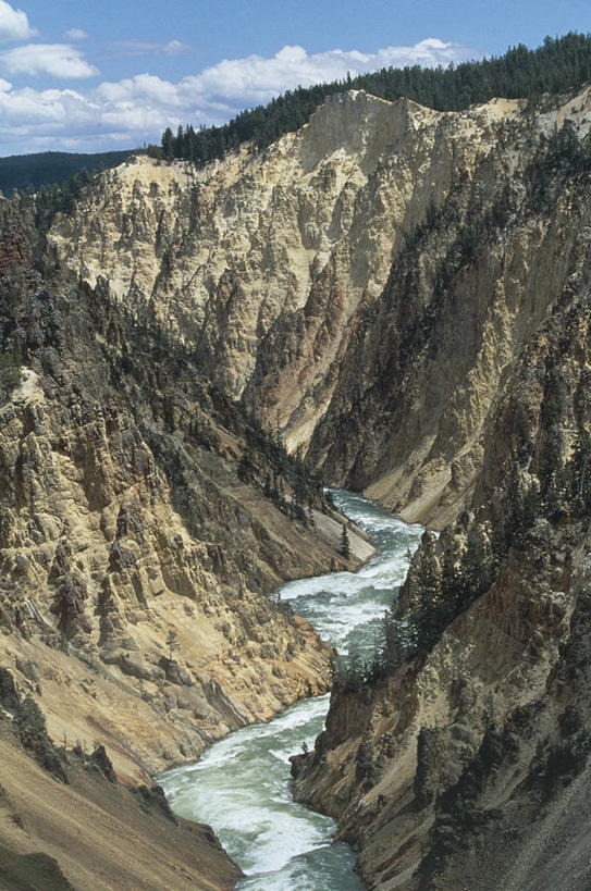 无人,竖图,俯视,室外,白天,河流,石头,美景,水,峡谷,美国,石子,景观,流水,联合国,山谷,风景,自然,地标建筑,景色,摄影,北美,北美洲,国家公园,岩层,自然风光,美洲,怀俄明,黄石公园,北亚美利加洲,亚美利加洲,黄石河,自然地理,石块,岩石,彩图,高角度拍摄,旅行,美利坚合众国,联合国教科文组织,郊野公园