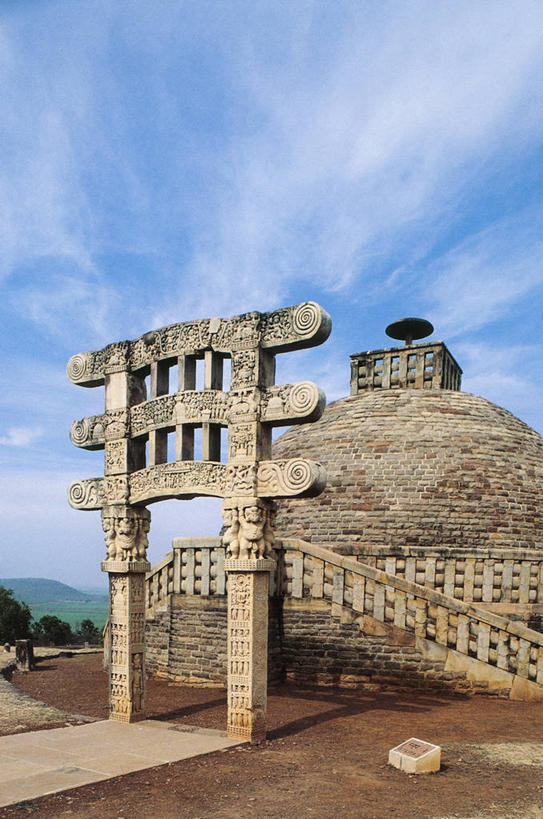 无人,竖图,室外,白天,建筑,雕塑,印度,地标建筑,摄影,宗教,佛教,圆顶建筑,印度文化,美术工艺,印度次大陆,彩图,浅浮雕,桑奇大塔,过去